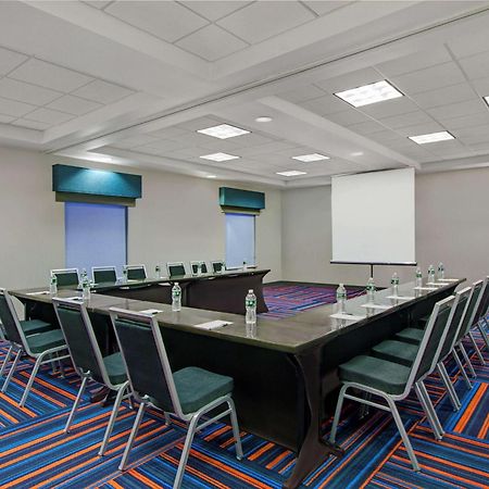 Hampton Inn & Suites By Hilton Syracuse Dewitt Восток Сиракьюс Экстерьер фото