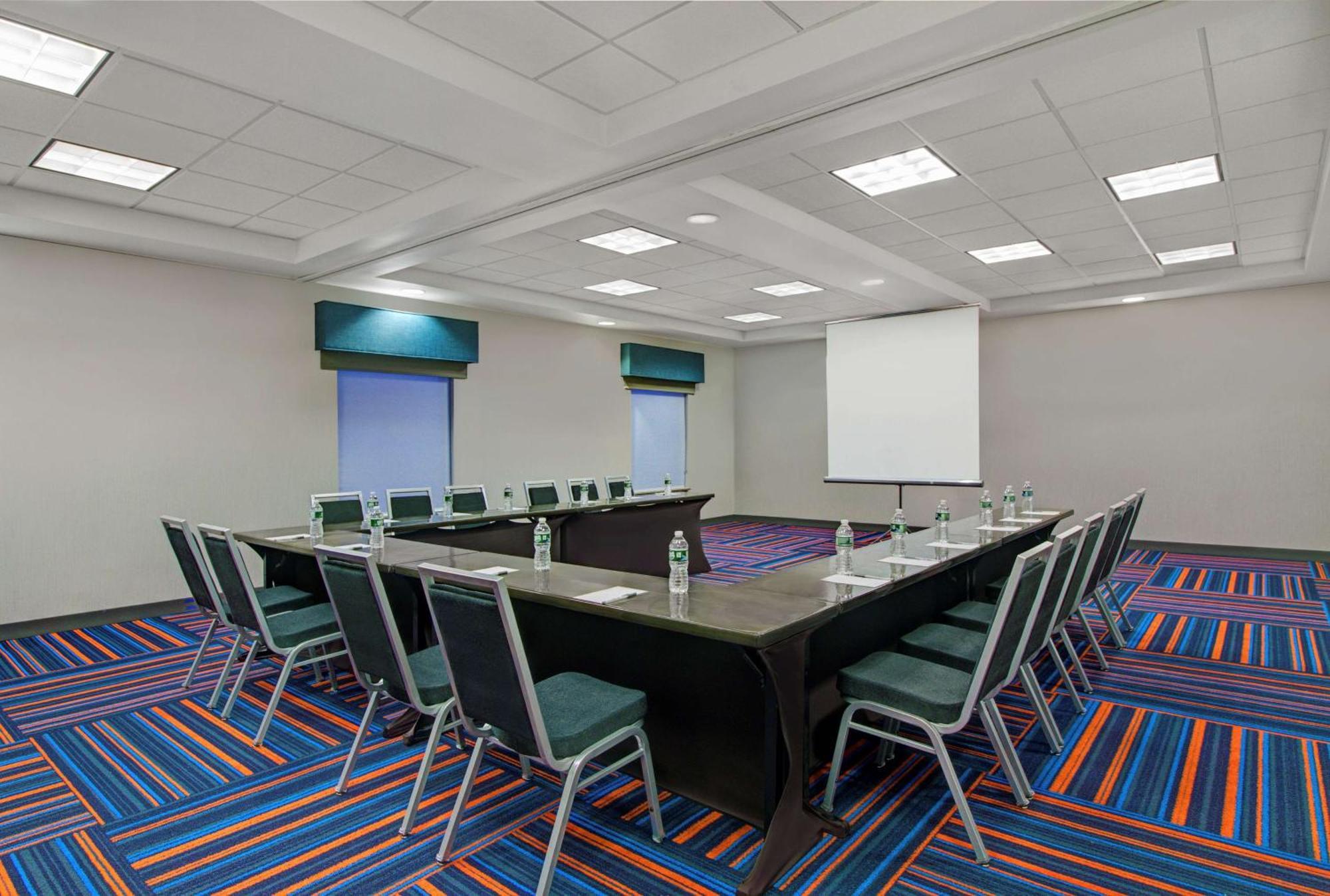 Hampton Inn & Suites By Hilton Syracuse Dewitt Восток Сиракьюс Экстерьер фото