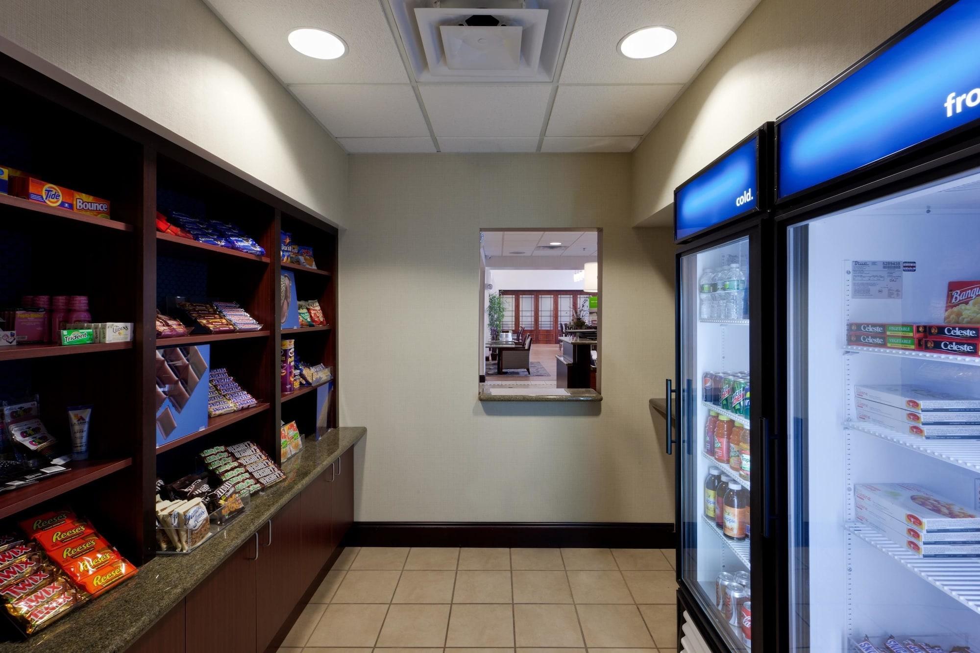 Hampton Inn & Suites By Hilton Syracuse Dewitt Восток Сиракьюс Экстерьер фото