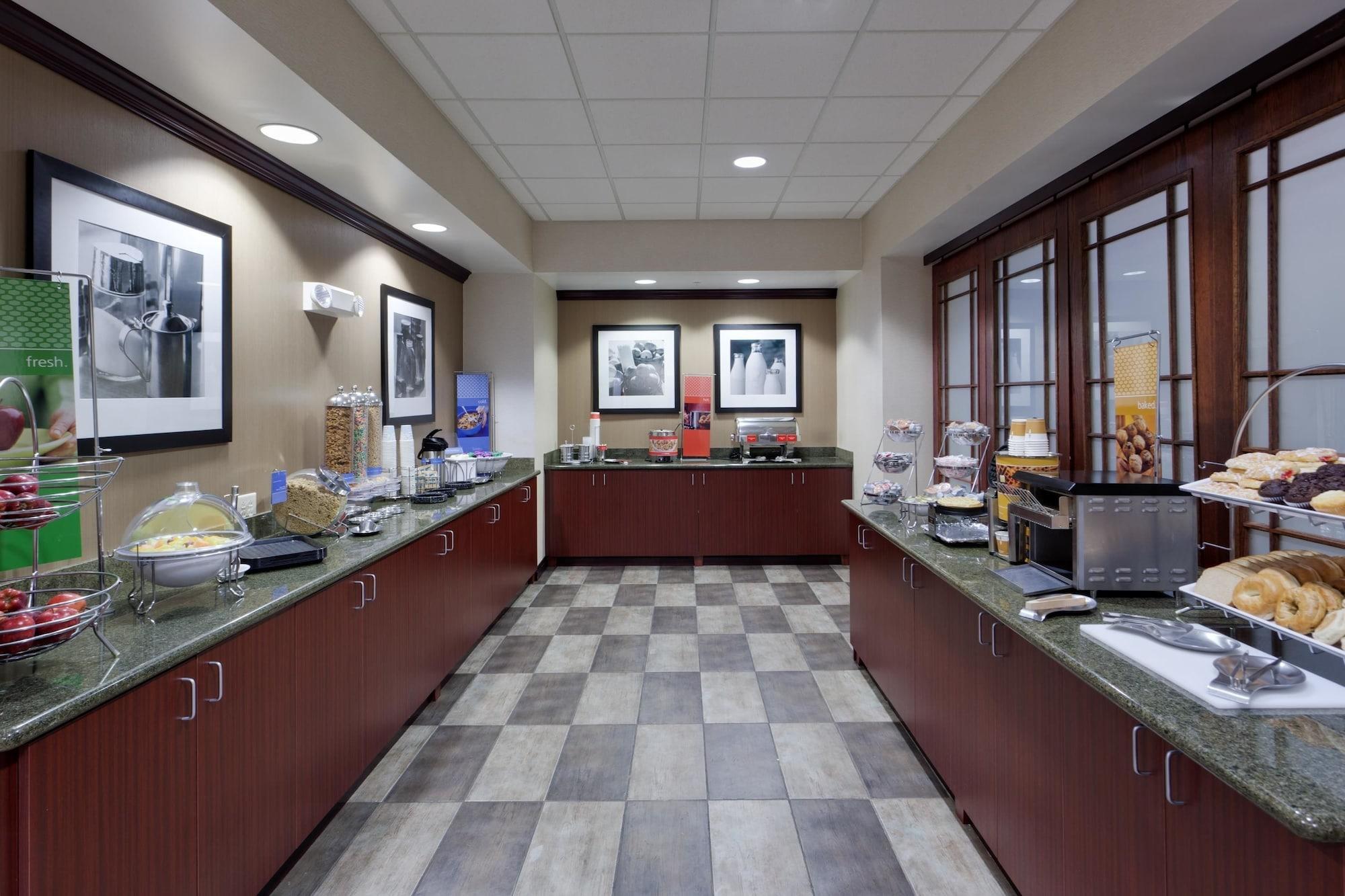Hampton Inn & Suites By Hilton Syracuse Dewitt Восток Сиракьюс Экстерьер фото